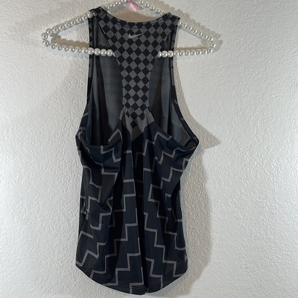 NIKE Dri Fit Black Gray Geo Print Running Gym Training Tank Top Size XS - Picture 4 of 9